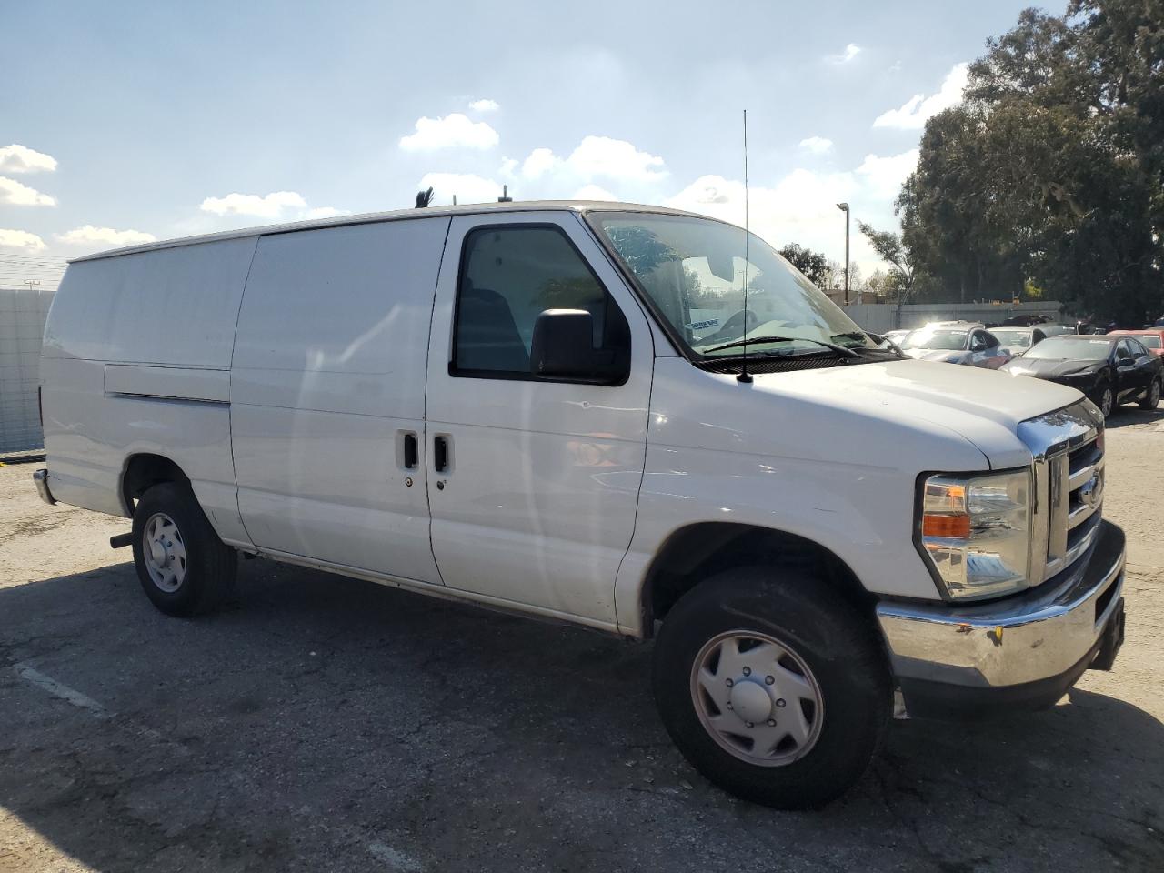 Ford Econoline E350 Super Duty Van Image 6