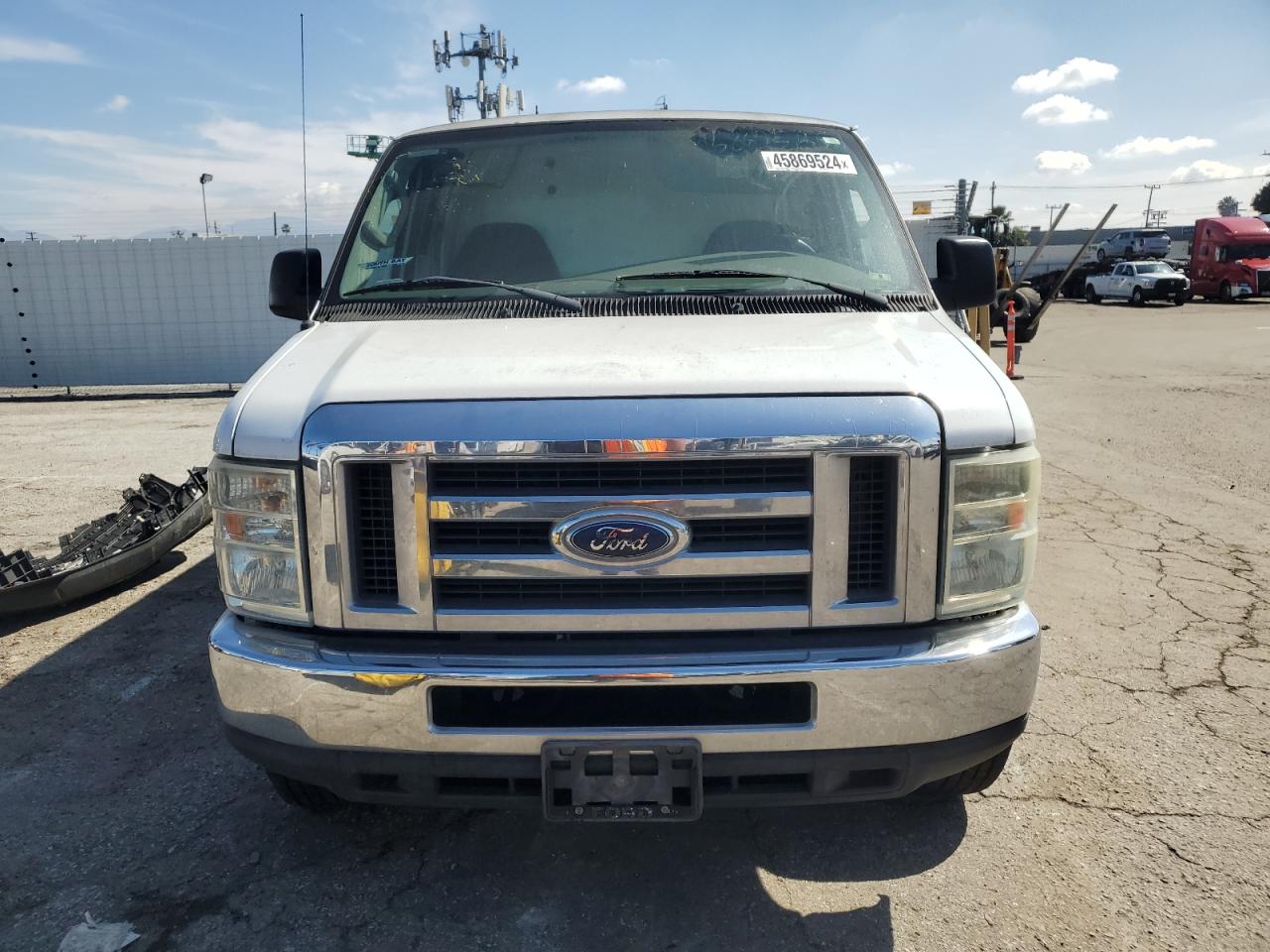 Ford Econoline E350 Super Duty Van Image 4