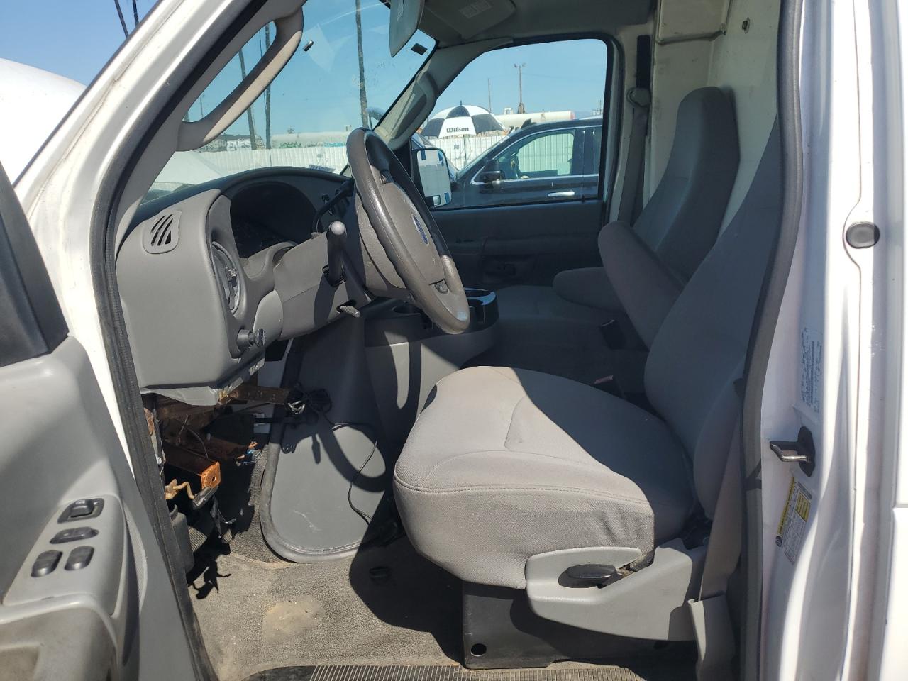 Ford Econoline E350 Super Duty Van Image 5