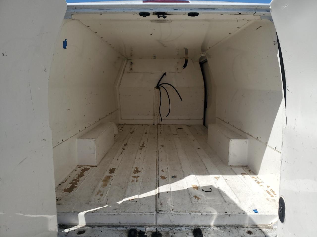 Ford Econoline E350 Super Duty Van Image 10