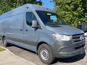  Salvage Mercedes-Benz Sprinter