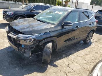  Salvage Kia Seltos
