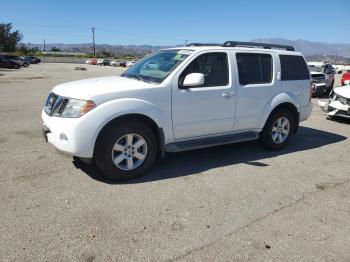  Salvage Nissan Pathfinder