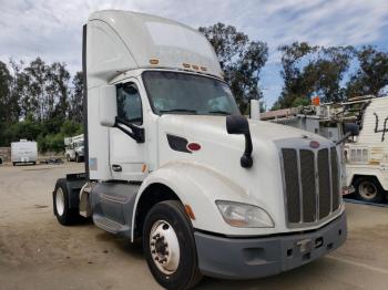  Salvage Peterbilt 579