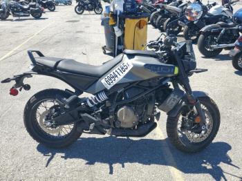  Salvage Husqvarna Vitpilen 4