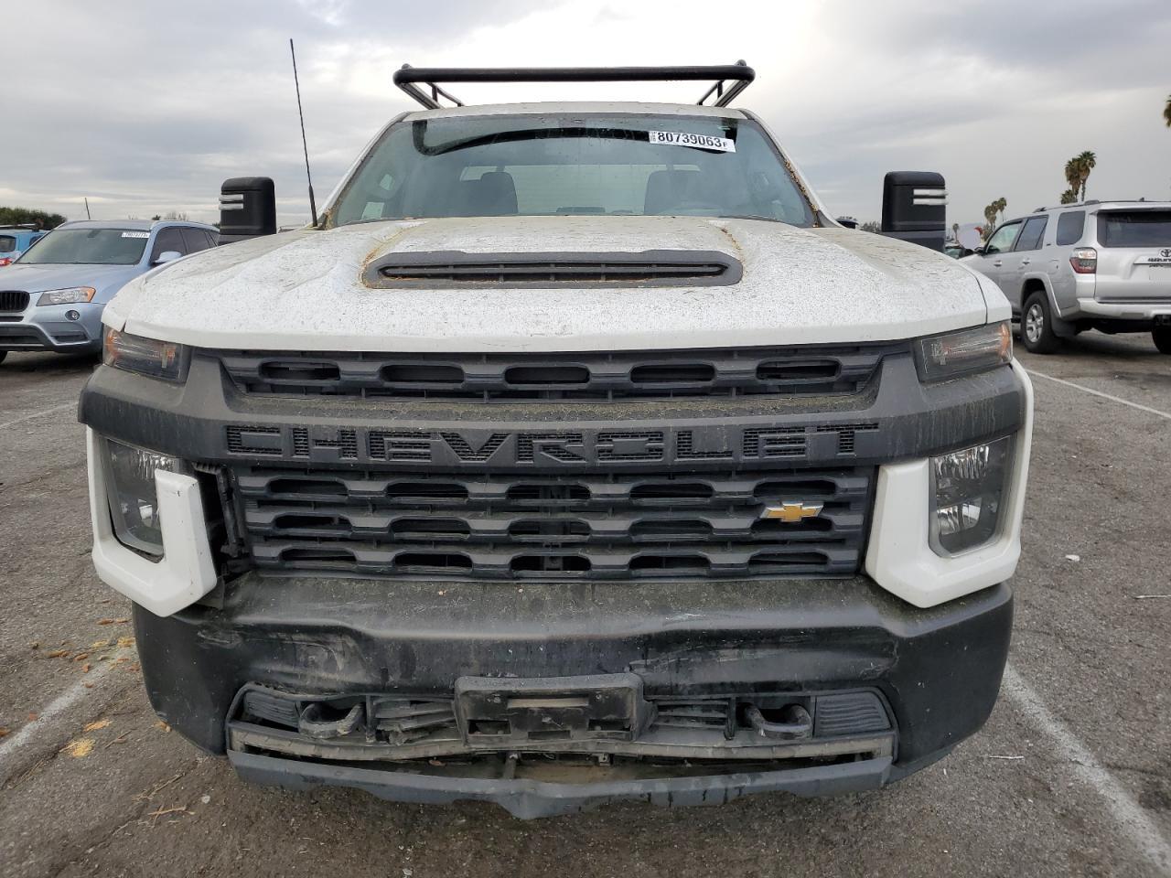 Chevrolet Silverado C2500 Heavy Duty Image 4