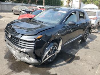  Salvage Nissan Kicks