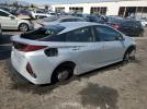Toyota Prius Le Image 8