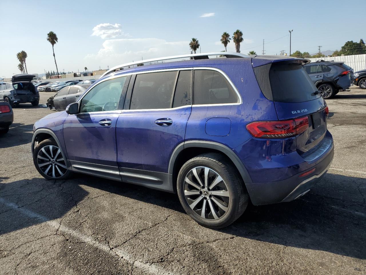 Mercedes-Benz GLB 250 Image 2