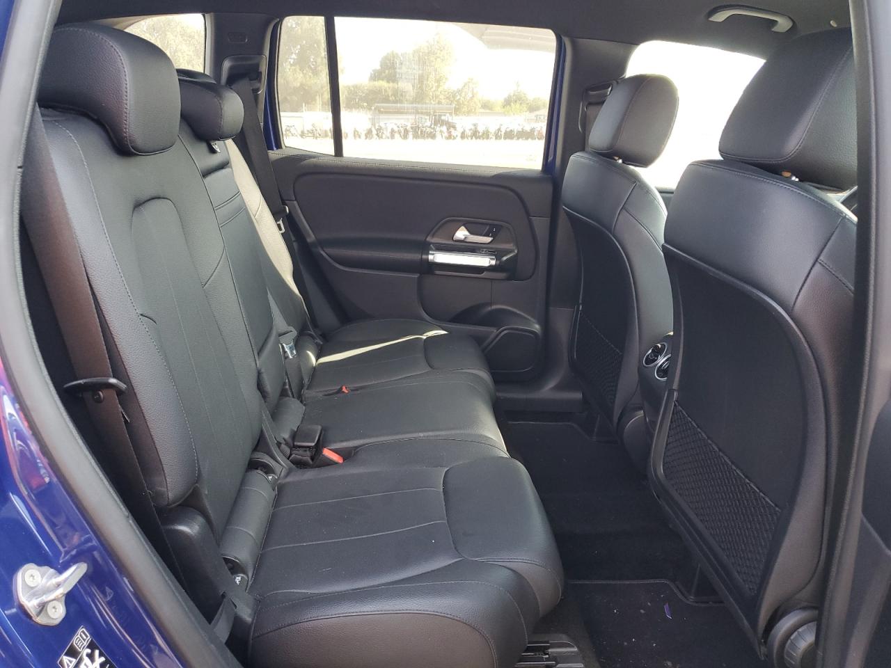 Mercedes-Benz GLB 250 Image 9