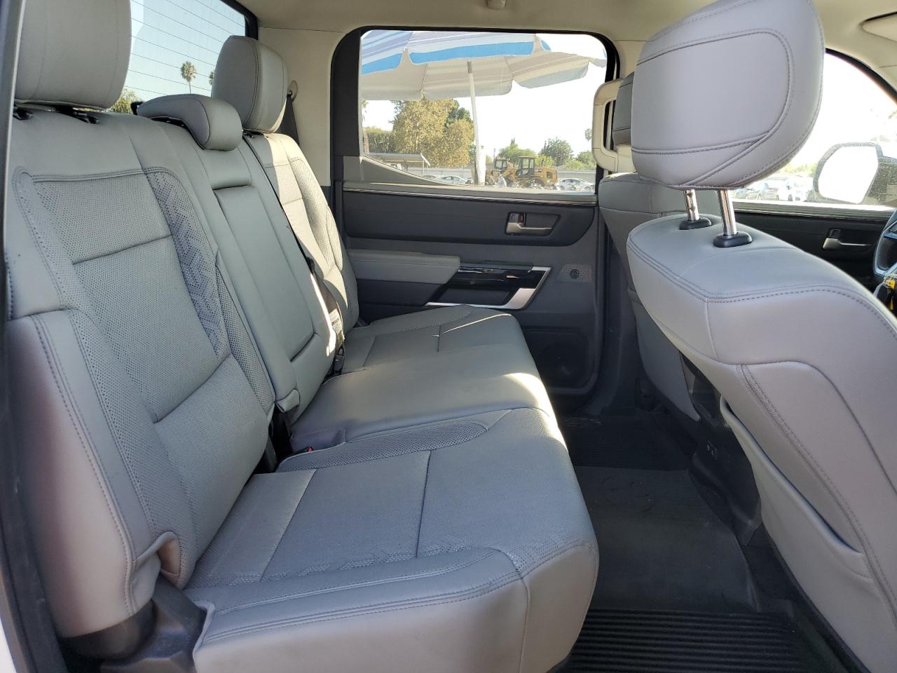 Toyota Tundra Crewmax Limited Image 13