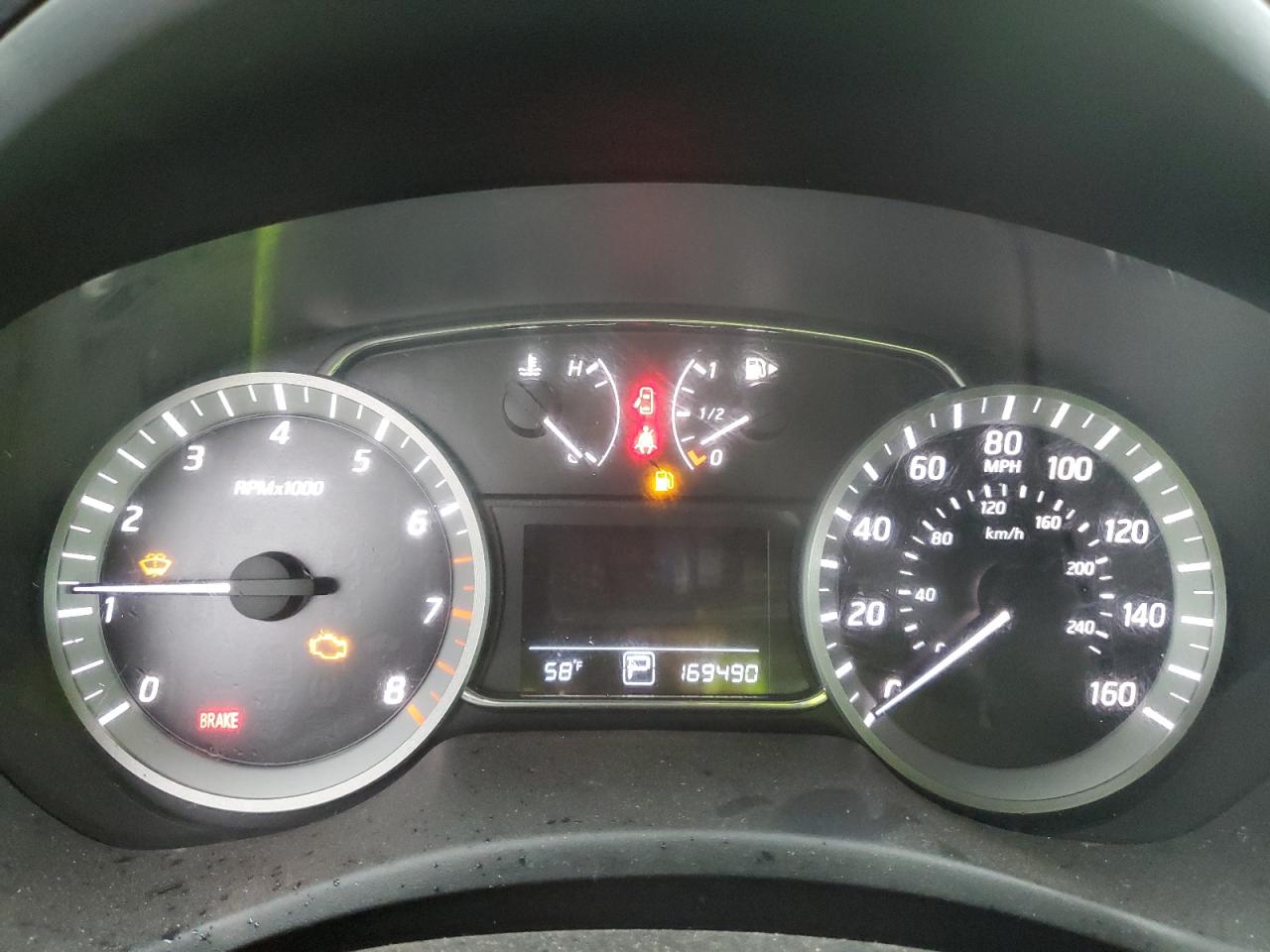 Nissan Sentra S Image 4