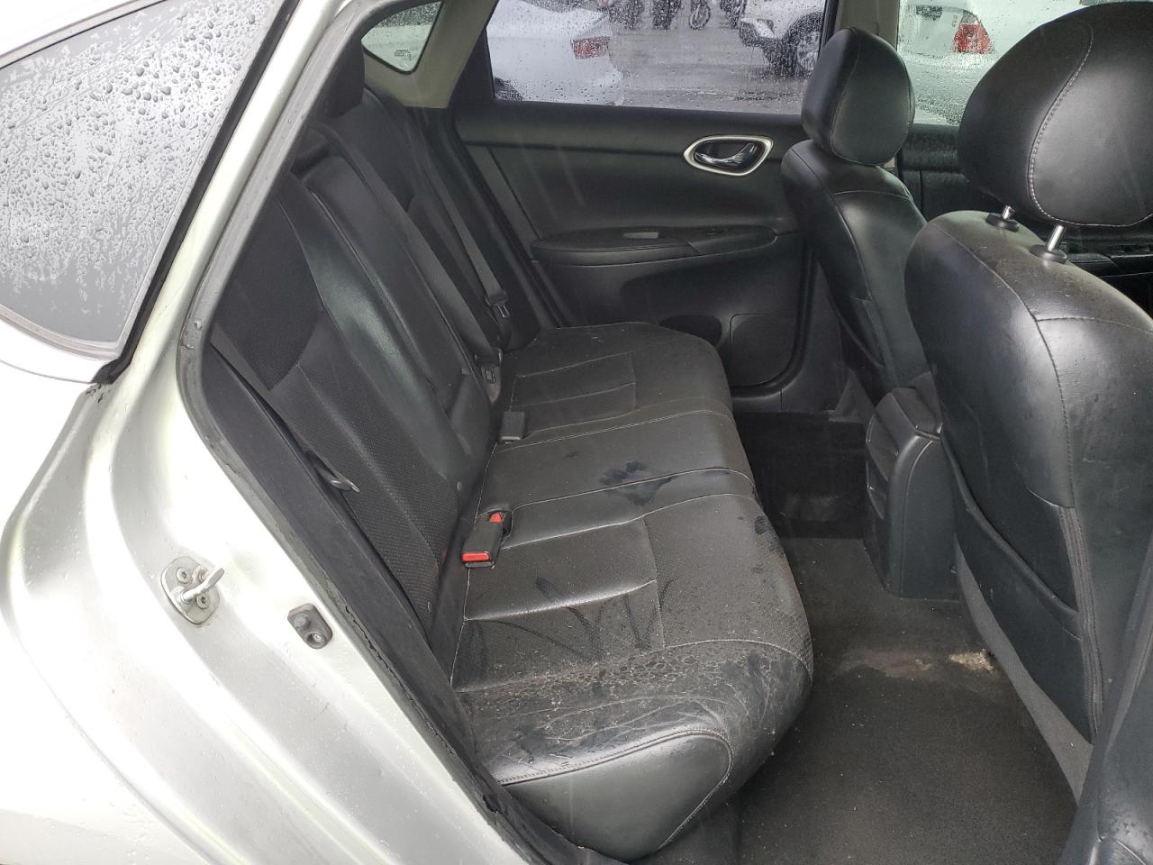 Nissan Sentra S Image 10