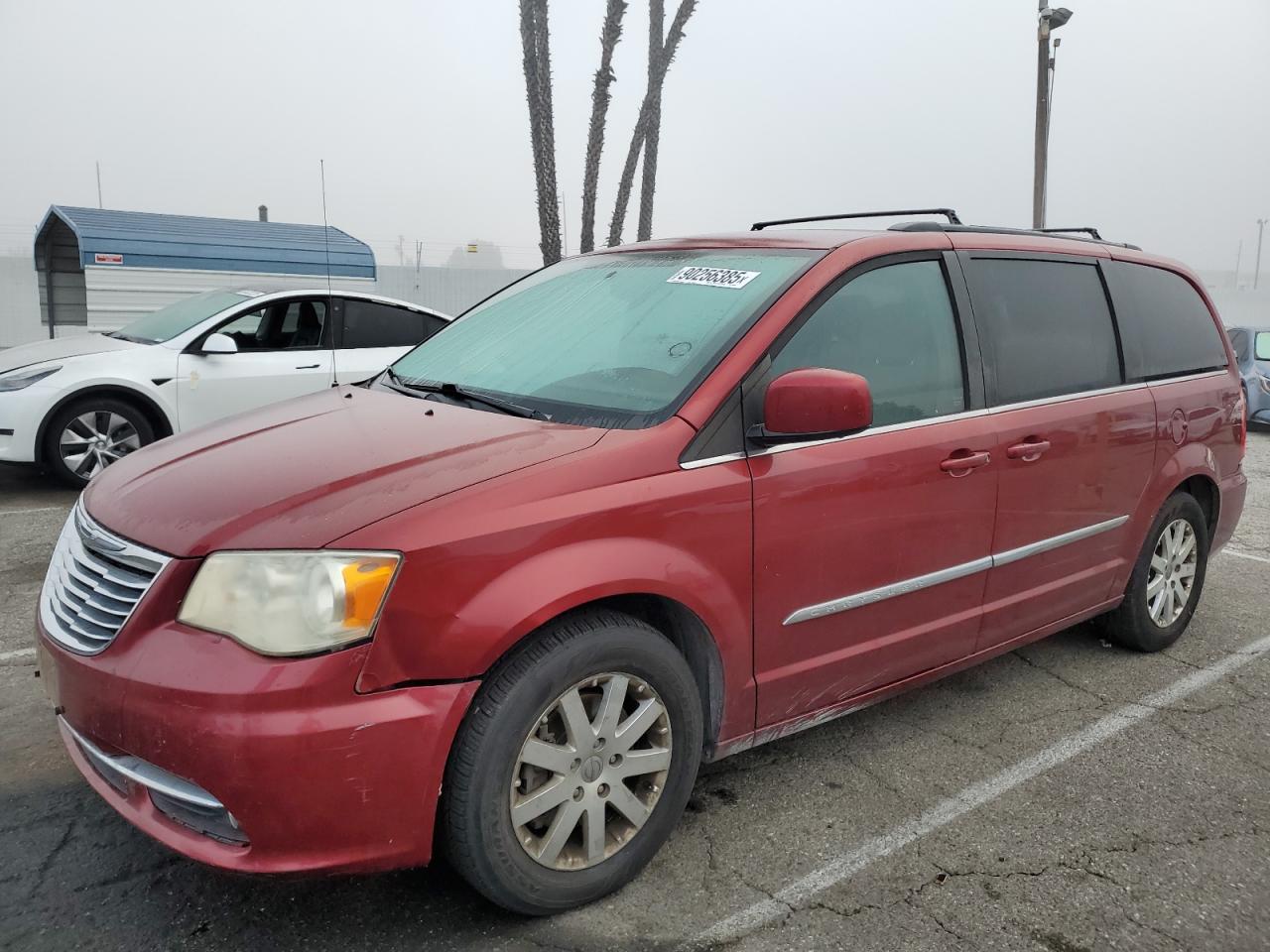 Chrysler Minivan Touring Image 1