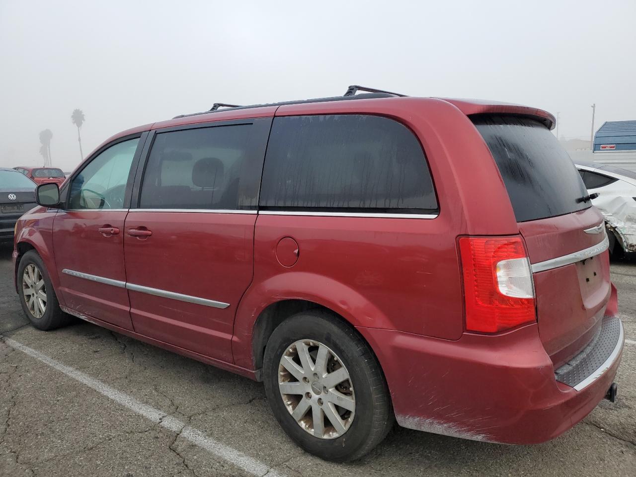 Chrysler Minivan Touring Image 4