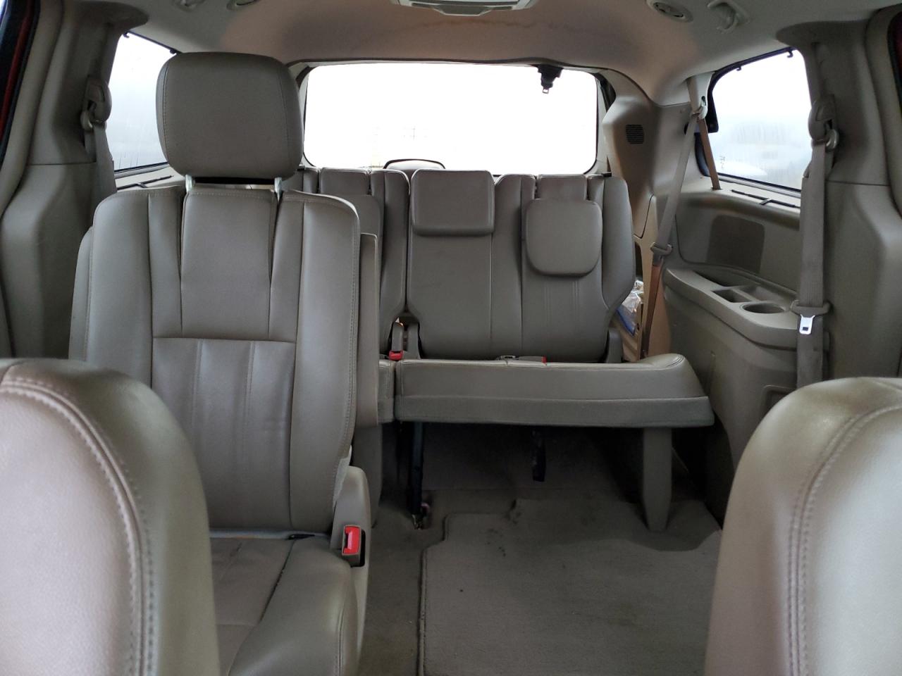 Chrysler Minivan Touring Image 5