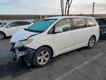  Salvage Toyota Sienna
