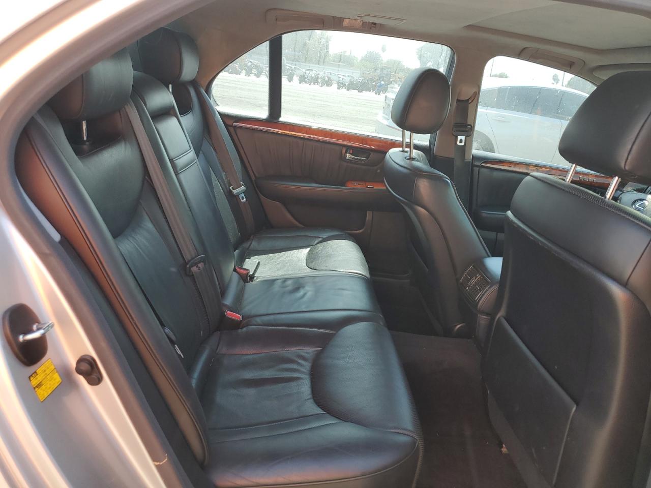 Lexus LS 430 Image 8