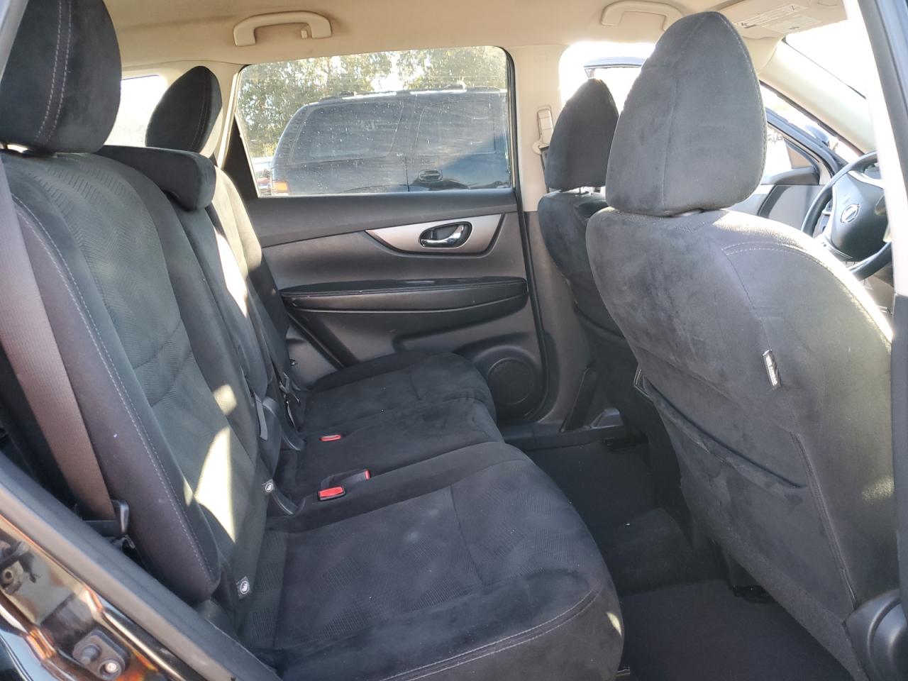 Nissan Rogue S Image 6