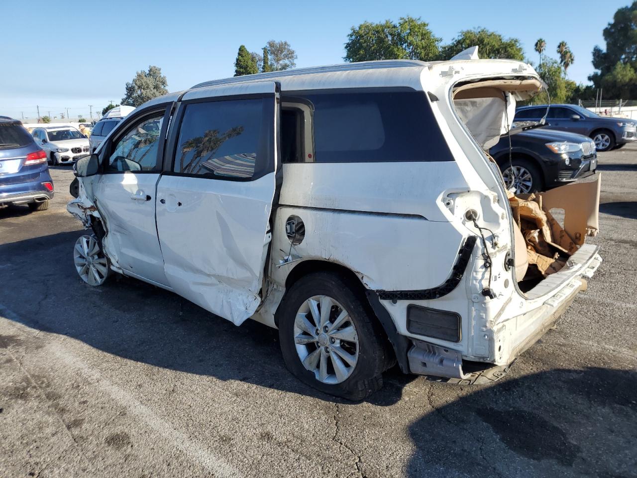 Kia Sedona Lx Image 12