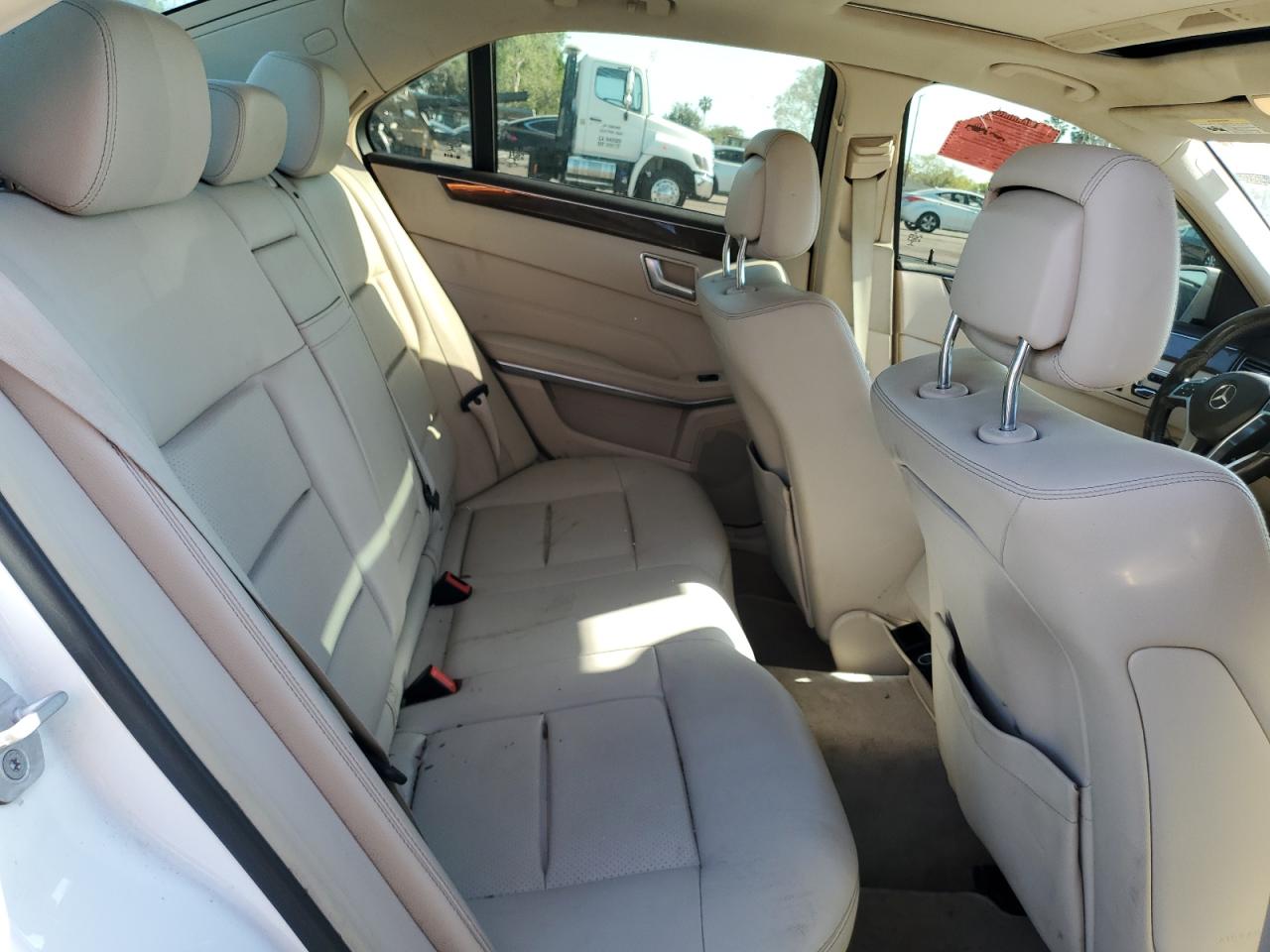 Mercedes-Benz E-Class 350 4matic Image 11