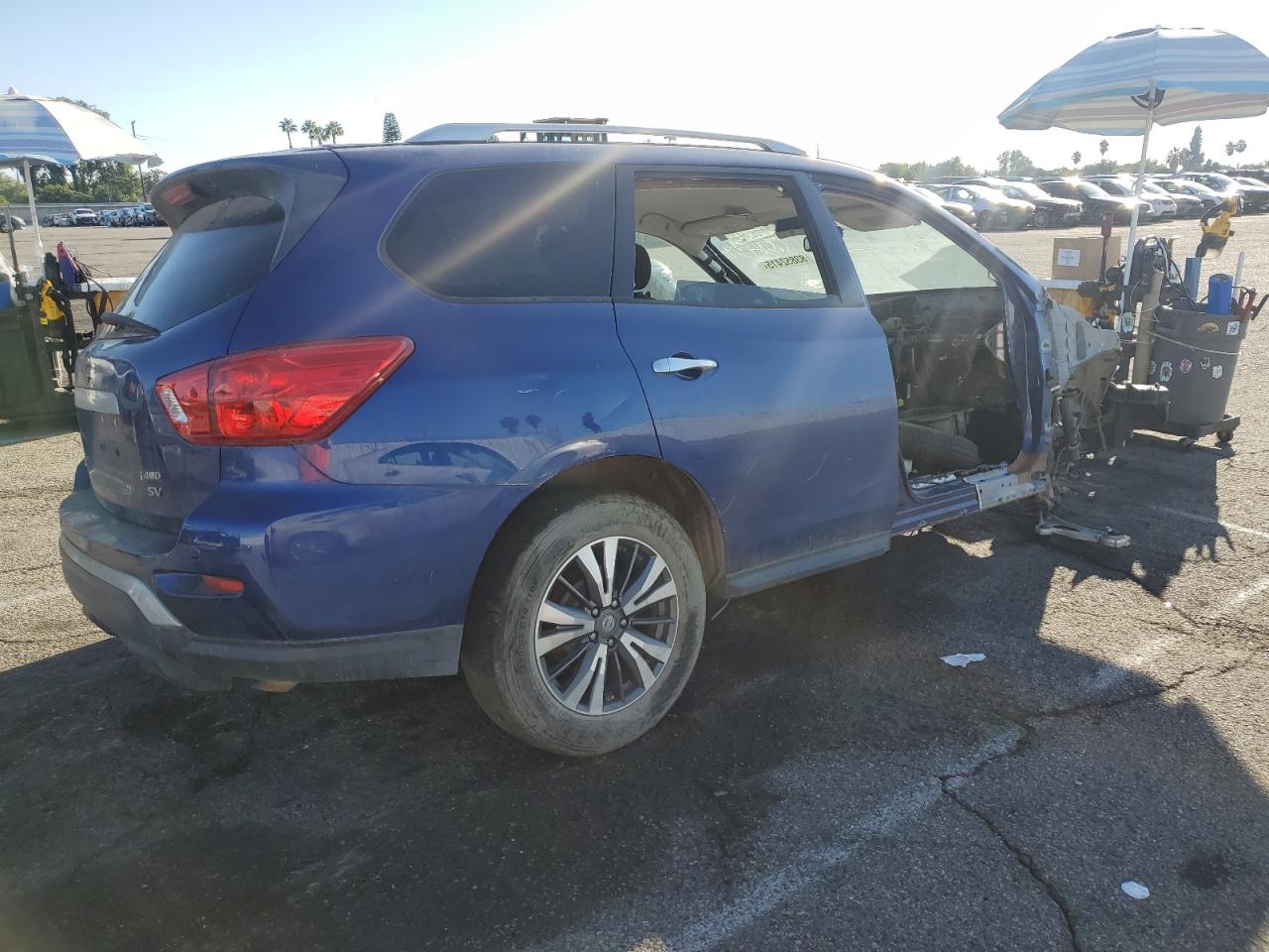 Nissan Pathfinder S Image 7