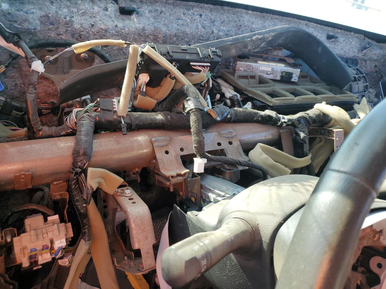 Nissan Pathfinder S Image 3