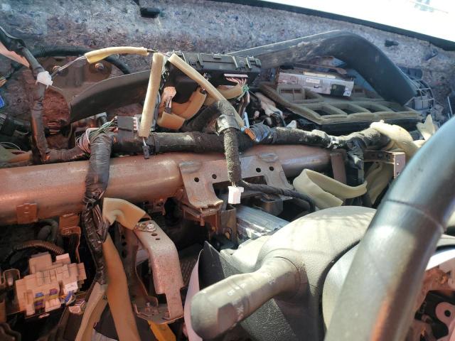 Nissan Pathfinder S Image 3