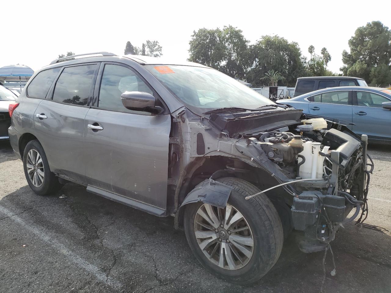 Nissan Pathfinder S Image 3