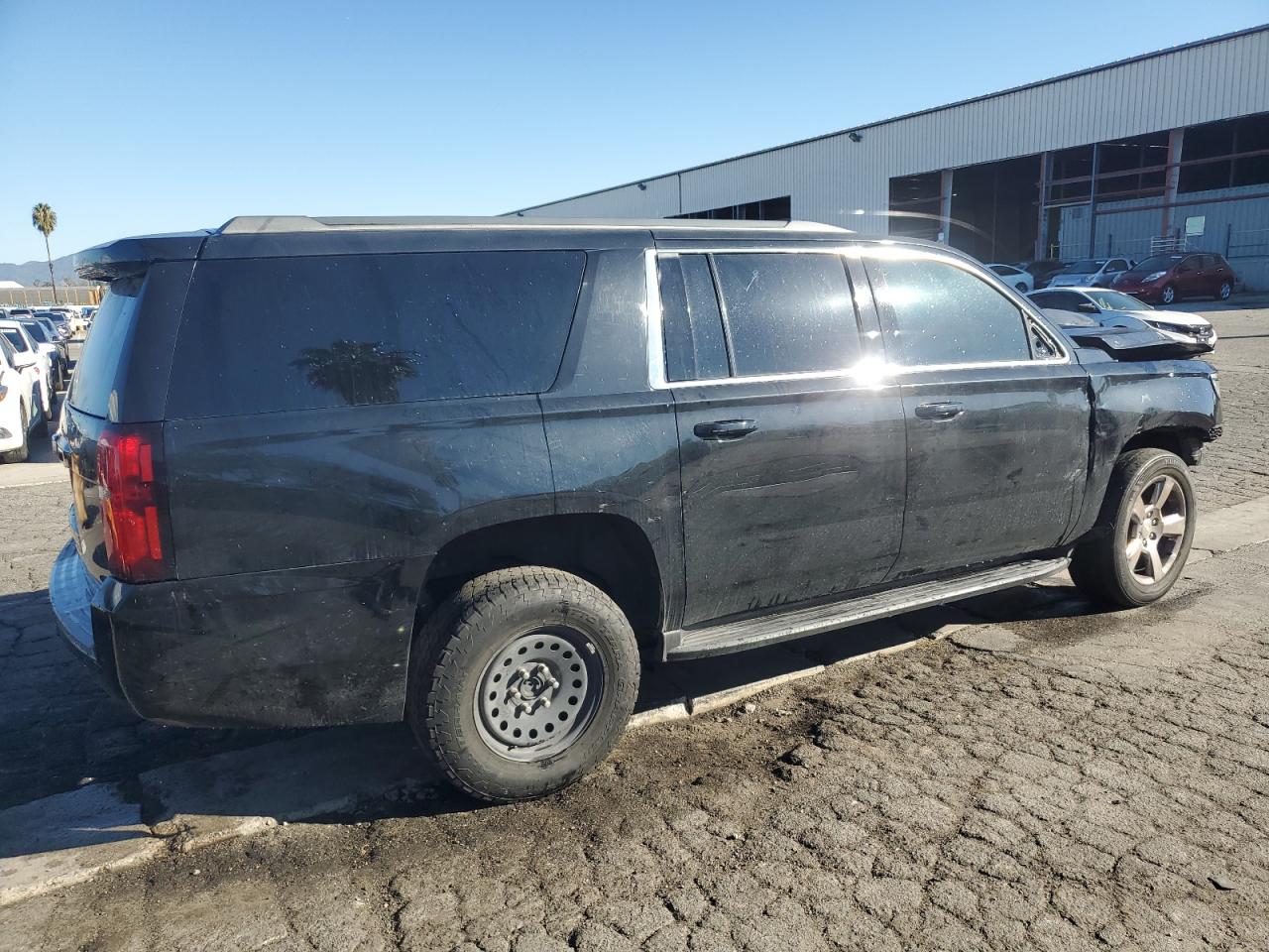 Chevrolet Suburban C1500 Lt Image 5