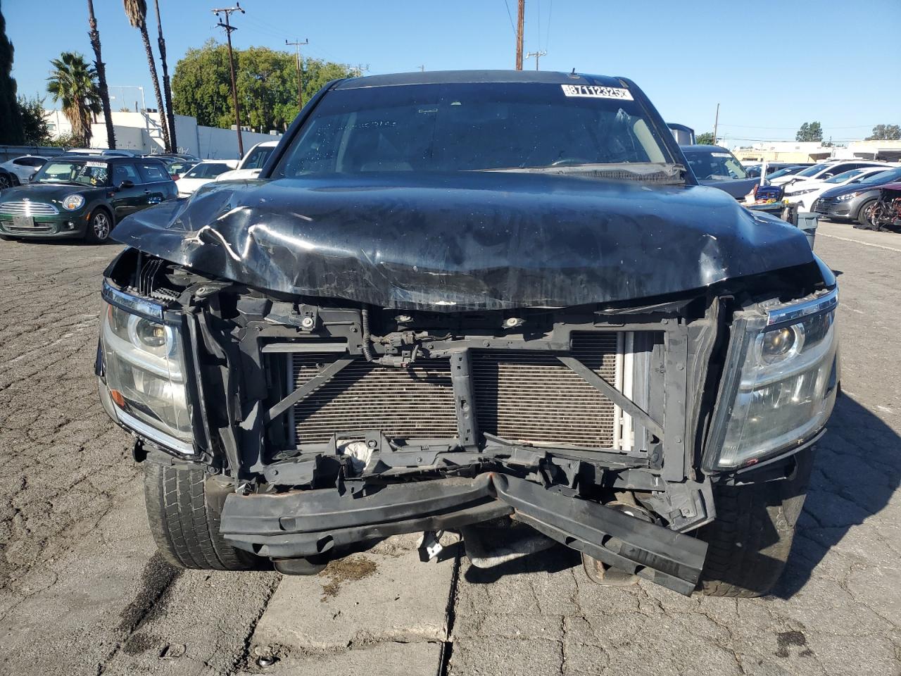 Chevrolet Suburban C1500 Lt Image 3