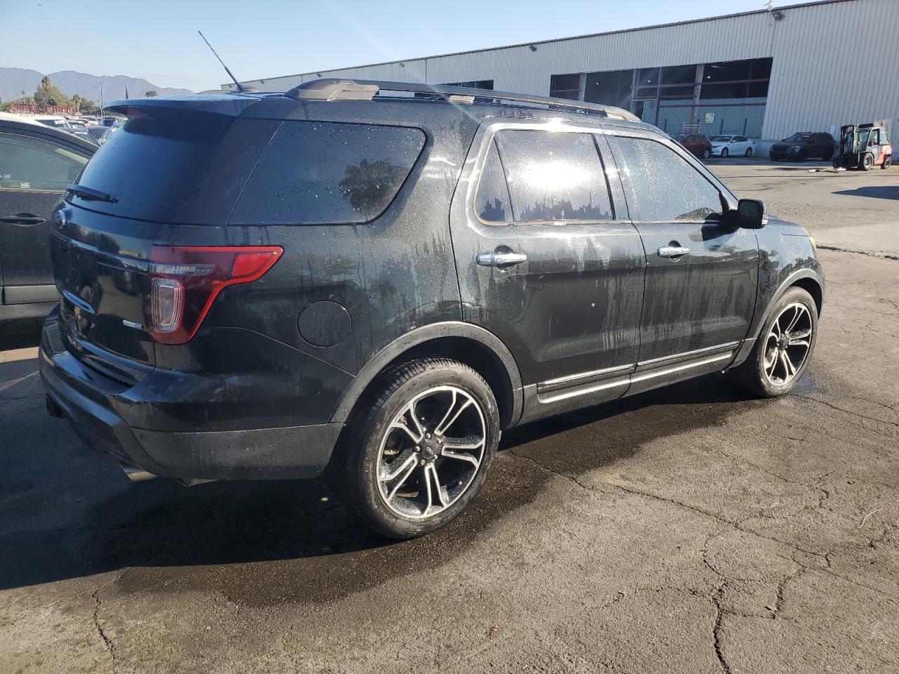 Ford Explorer Sport Image 12