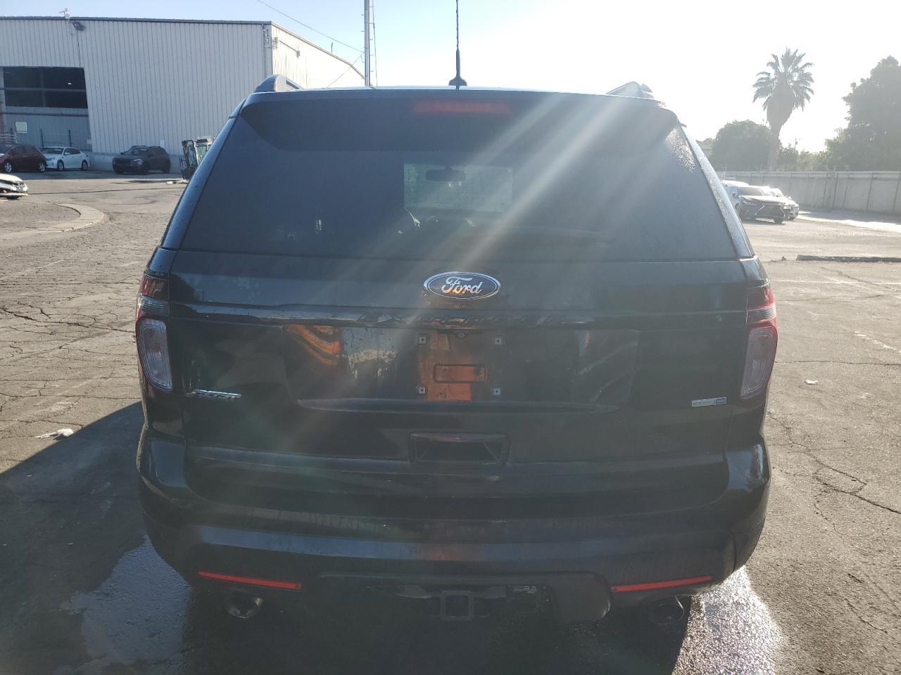 Ford Explorer Sport Image 3