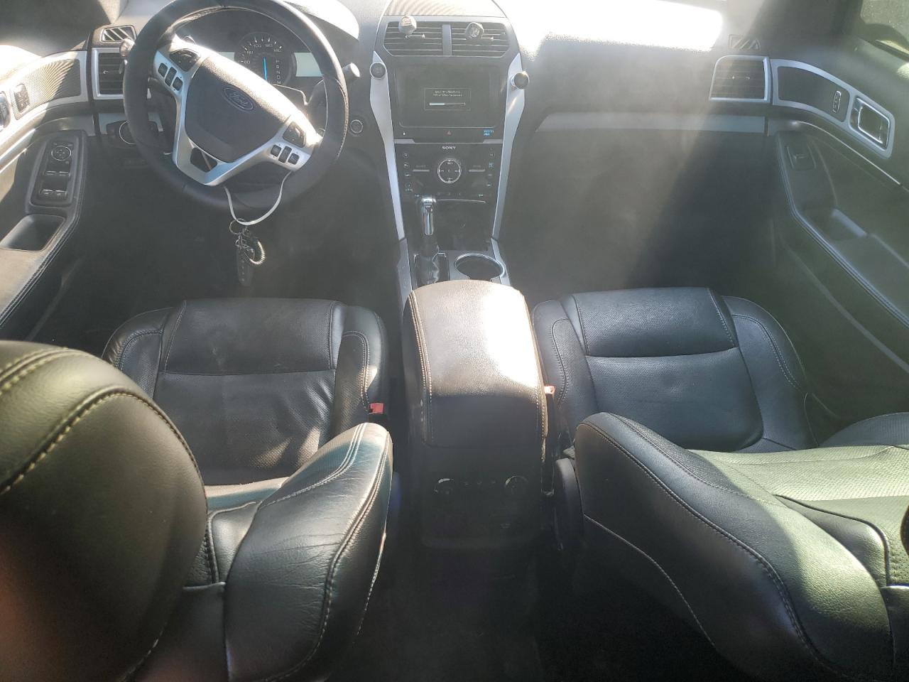 Ford Explorer Sport Image 10