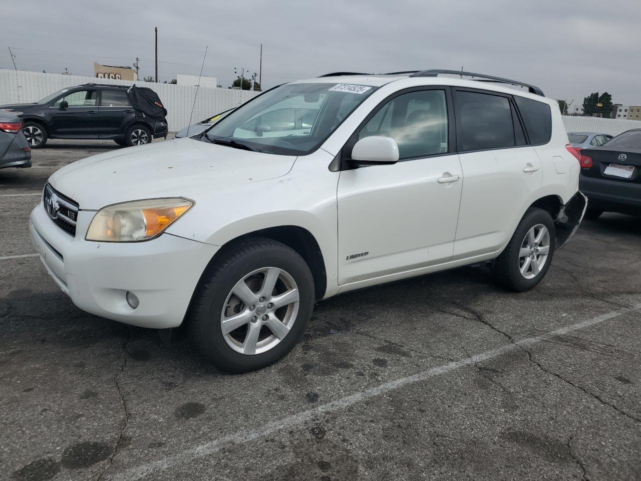 Toyota RAV4 Limited Image 1