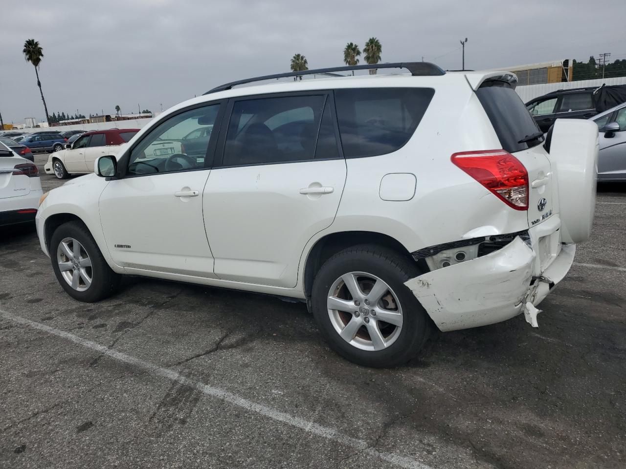 Toyota RAV4 Limited Image 9