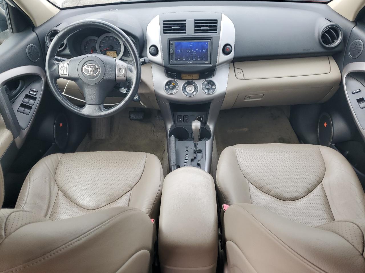 Toyota RAV4 Limited Image 11