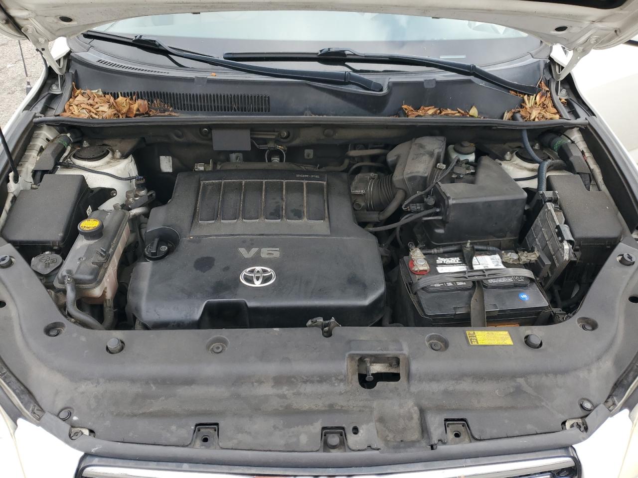 Toyota RAV4 Limited Image 13