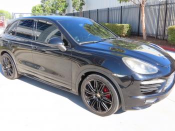  Salvage Porsche Cayenne