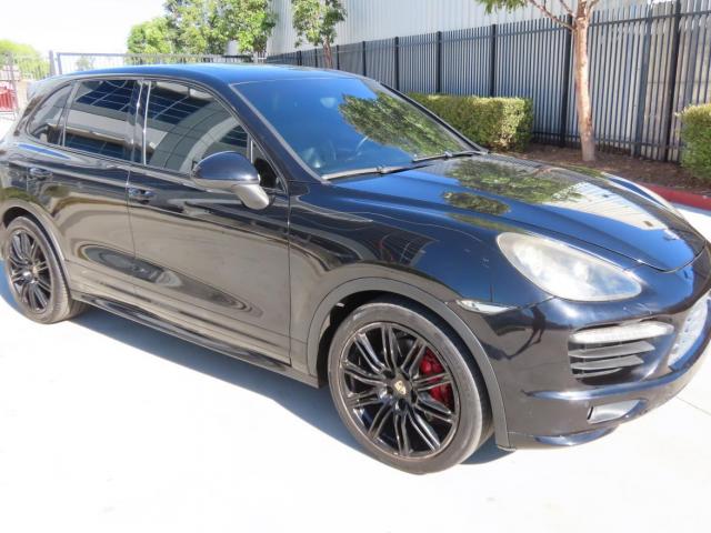  Salvage Porsche Cayenne