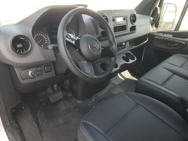 Mercedes-Benz Sprinter 2500 Image 9