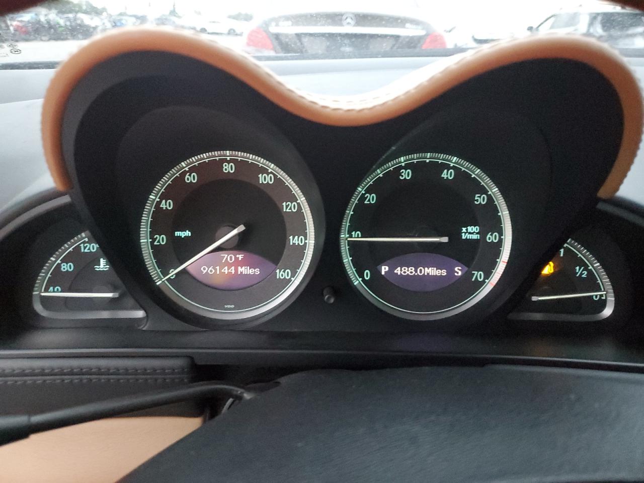 Mercedes-Benz S-Class 550 Image 11