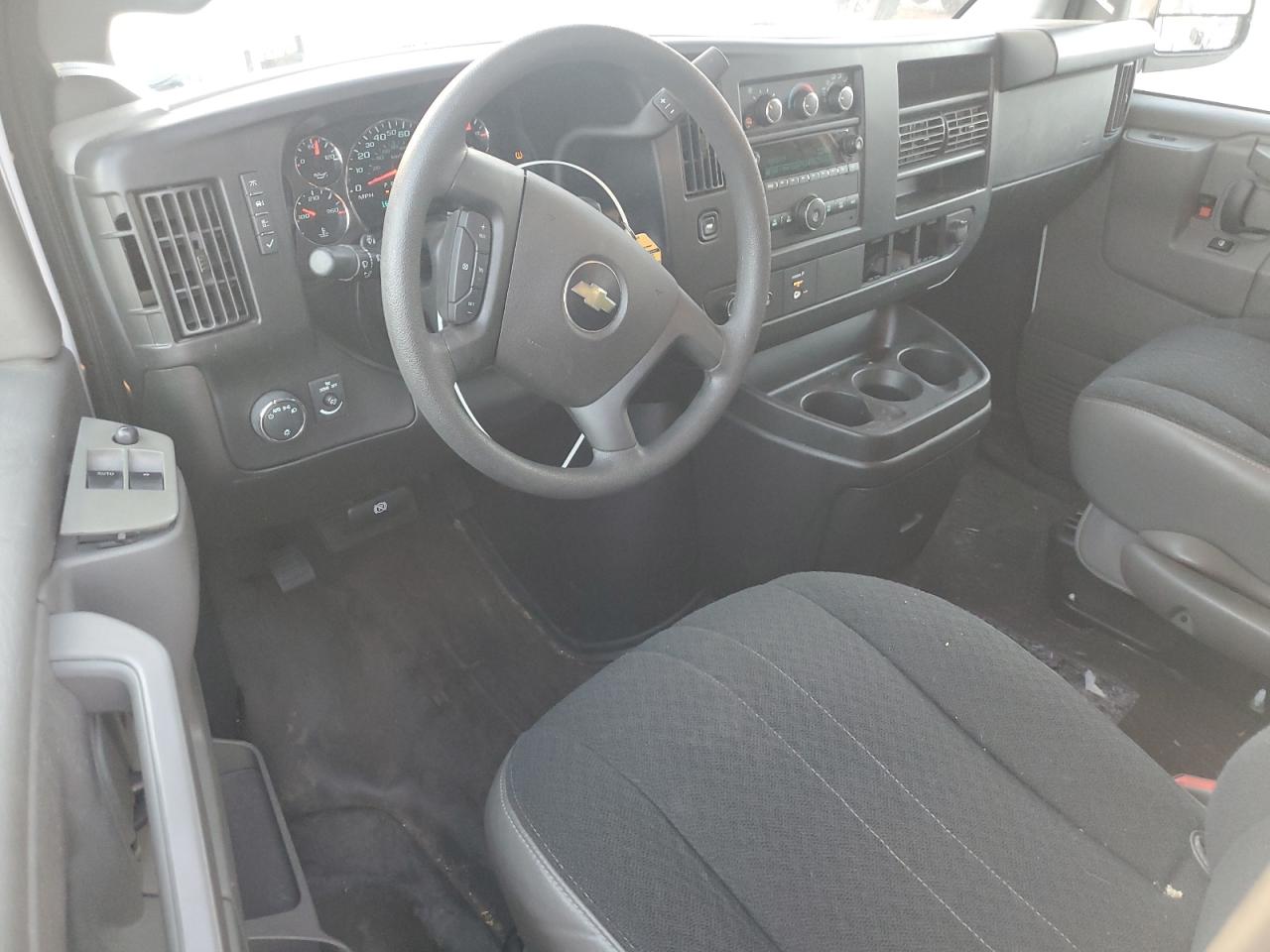 Chevrolet Express Image 8