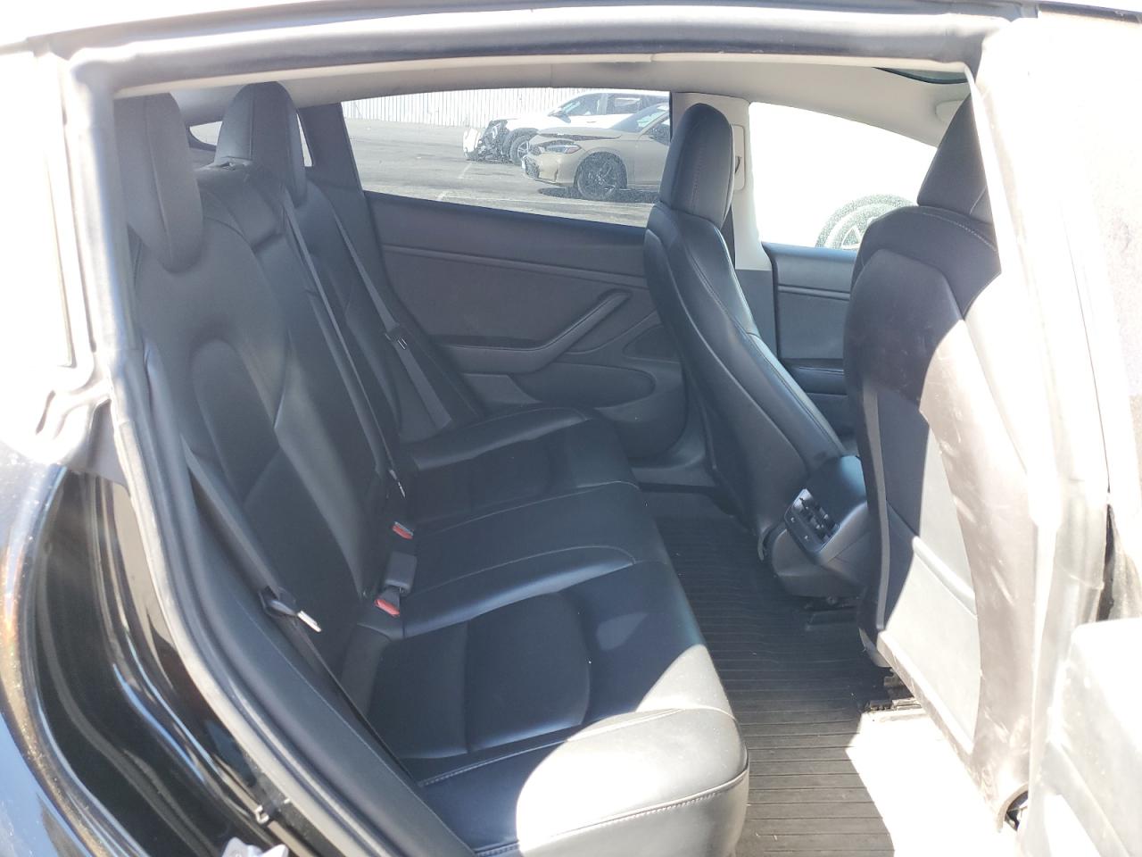 Tesla Model 3 Image 11
