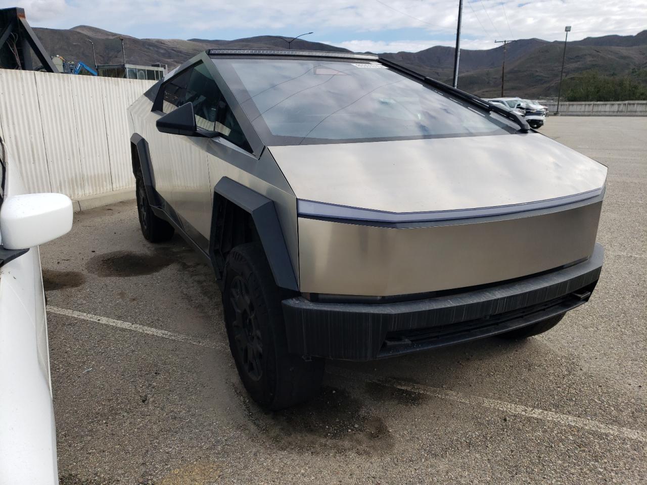 Tesla Cybertruck Image 2
