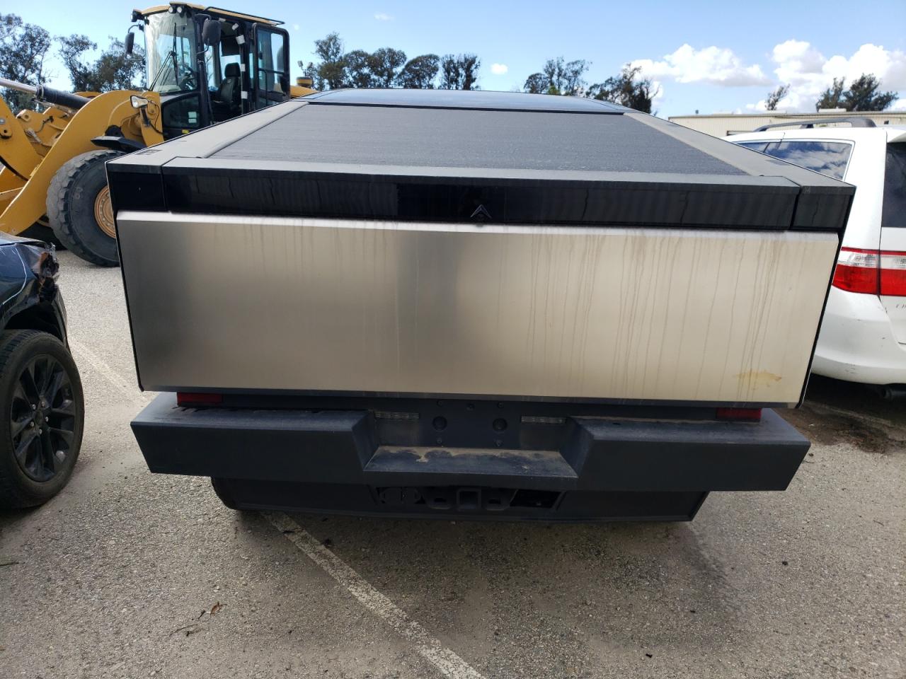Tesla Cybertruck Image 12