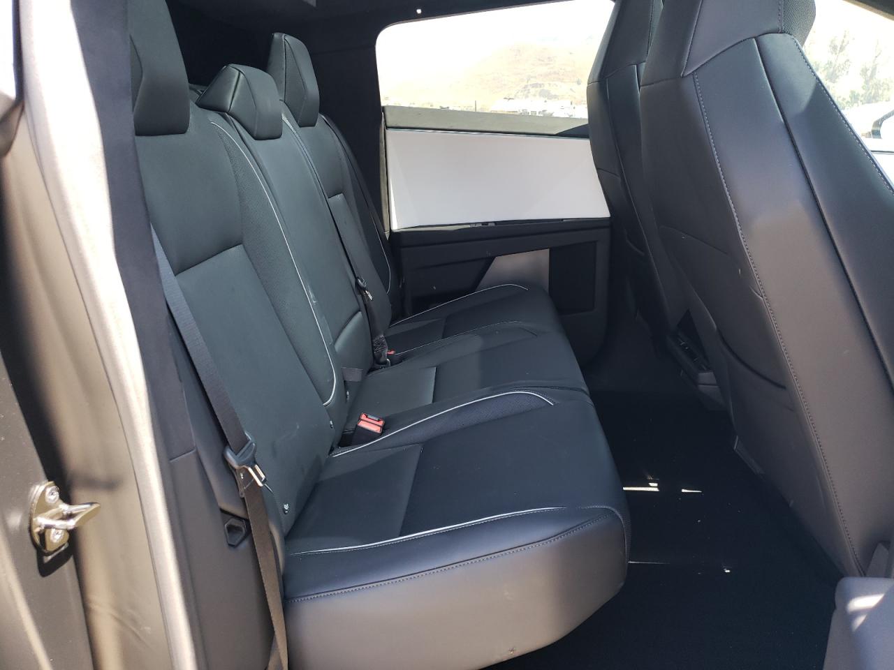 Tesla Cybertruck Image 9