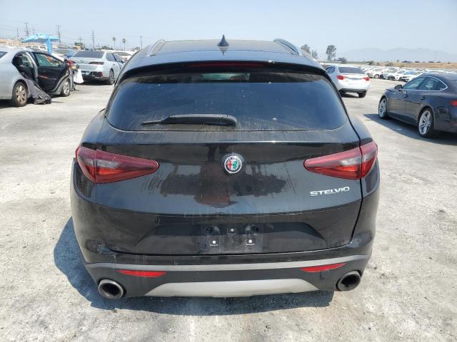Alfa Romeo Stelvio Image 9