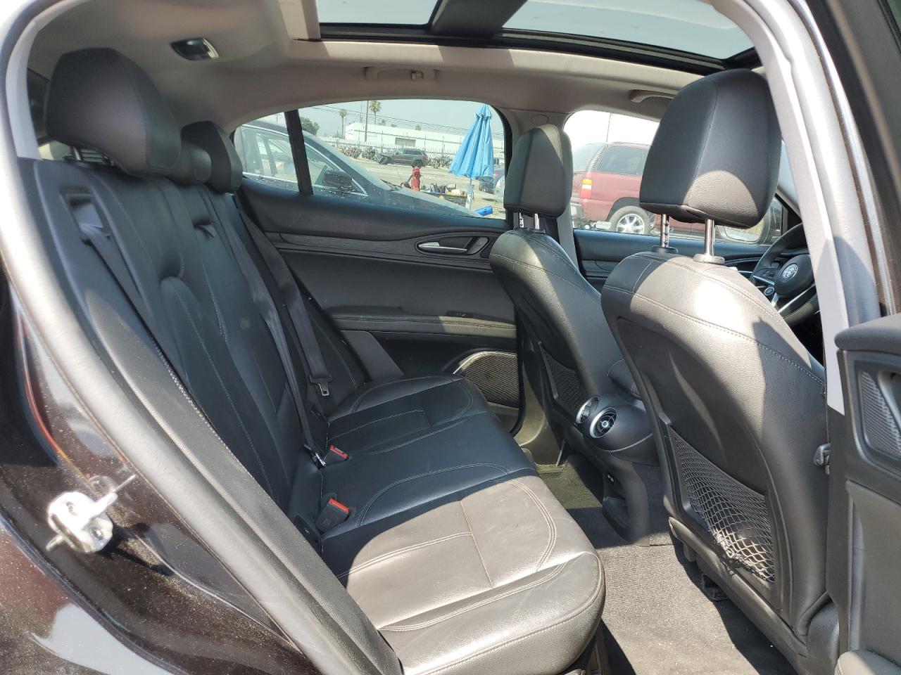 Alfa Romeo Stelvio Image 5