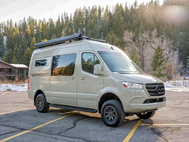  Salvage Mercedes-Benz Sprinter